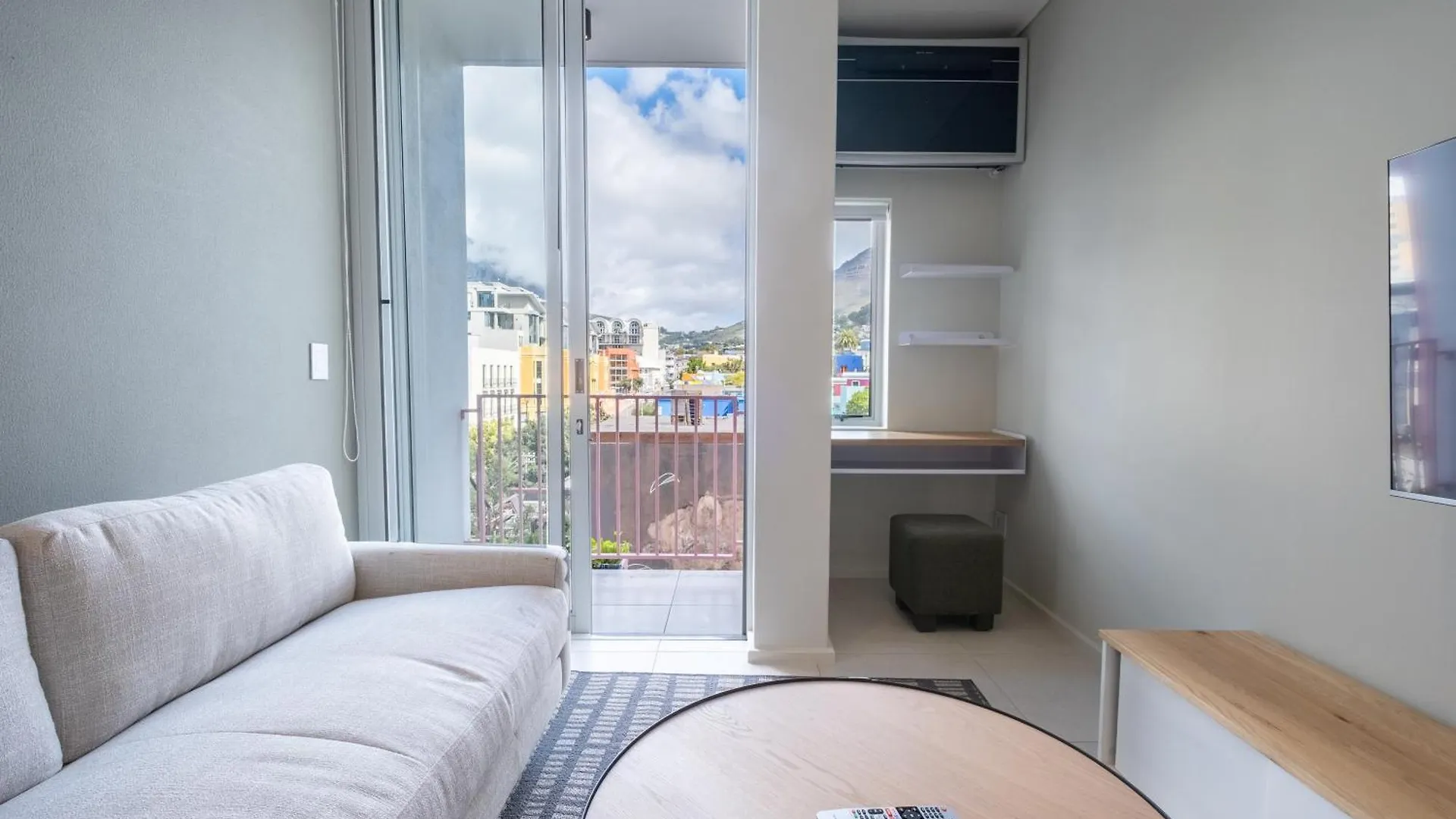 The Rose403: City Centre Apartment In Dewaterkant Kapstadt